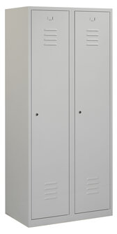 Lockerkast 180 x 80 x 50 cm (HxBxD) met ventilatie sleuven in deur.