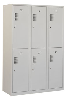 Lockerkast. 180 x 120 x 50 cm (HxBxD). 3 kolommen met 2 deurtjes per kolom met perforatie ventilatie in deur